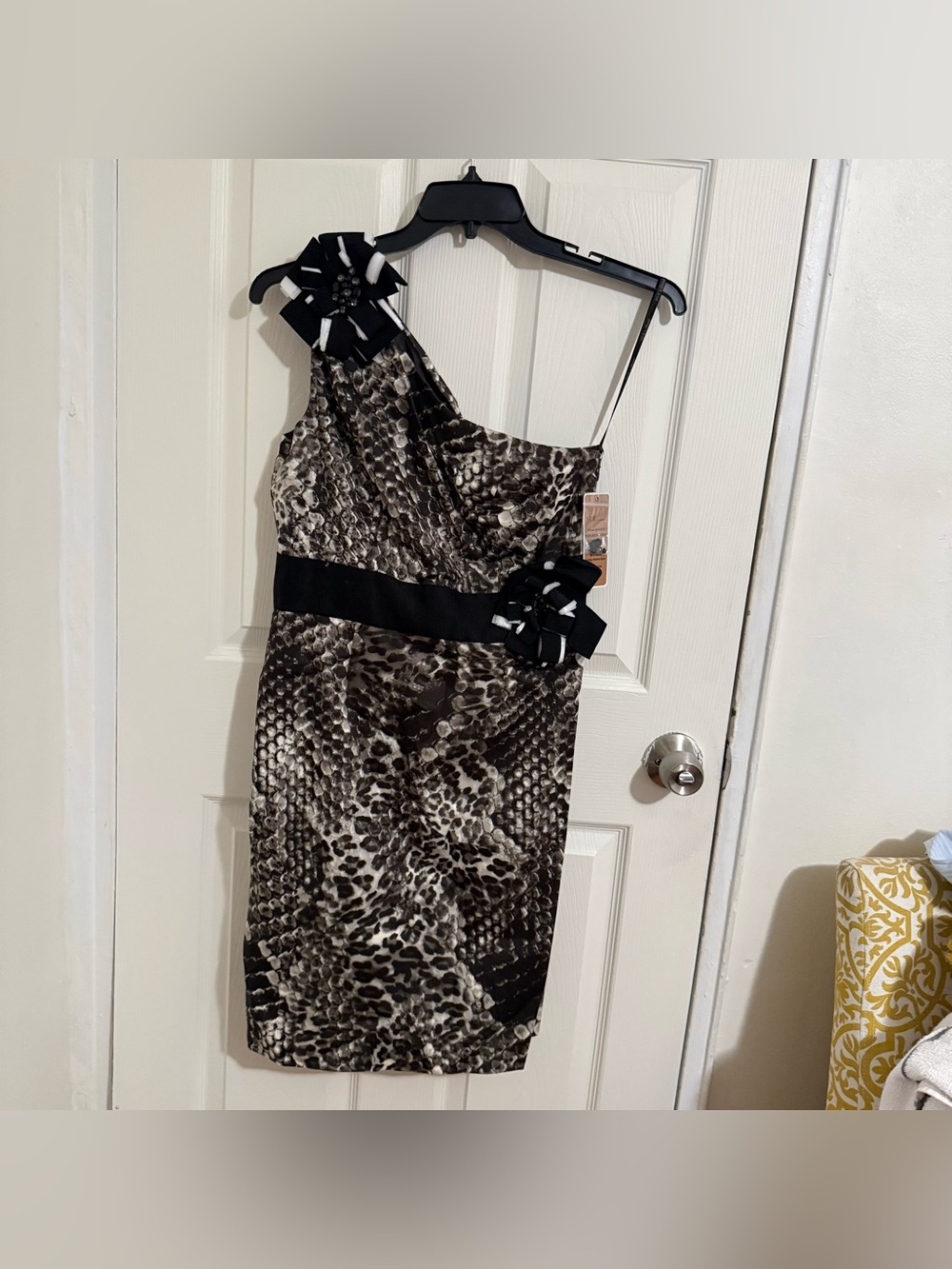 Nue by Shani One-Shoulder Animal Print Dress in Black and Cream